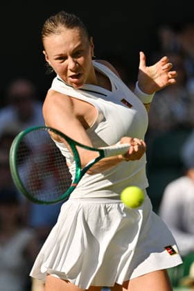 Wimbledon Tennis Championships 2026 - Day 6 LONDON, UNITED KINGDOM - JULY 04: Amanda Anisimova of the United States plays against Madison Keys of the United States during the ladies singles third round match on day six of The Wimbledon Tennis Championships at the All England Lawn Tennis and Croquet Club in London, United Kingdom, on July 4, 2026. Ray Tang Anadolu London United Kingdom. Editorial use only. Please get in touch for any other usage.  Copyright: x2026xAnadoluxRayxTangx