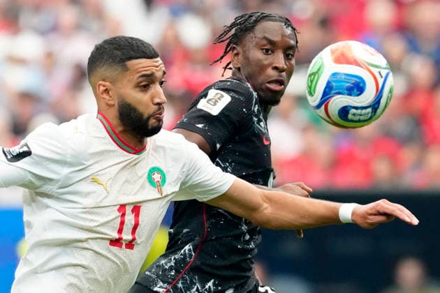 July 4, 2026, Houston, Tx, United States: Morocco s Ismael Saibari (11) and Canada s Moise Bombito (15) vie for control of the ball during first half FIFA World Cup, WM, Weltmeisterschaft, Fussball round of 16 soccer action, in Houston, Saturday, July 4, 2026. Canada V. Morocco R16  - ZUMAc35_ 20260704_zaf_c35_015 Copyright: xFrankxGunnx