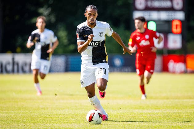 04.07.2026, xovx, Fußball Bundesliga Testspiel, FC Gießen - SV Elversberg Filimon Gerezgiher (SV Elversberg), Freisteller Gießen Waldstadion Hessen Deutschland (DE) *** July 4, 2026, xovx, Bundesliga soccer exhibition match, FC Gießen vs. SV Elversberg, Filimon Gerezgiher, SV Elversberg, cutout, Gießen, Waldstadion, Hesse, Germany, DE