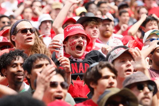 July 4, 2026, Ottawa, On, CANADA: Canadian soccer fans cheer as team Canada takes on Morocco in a FIFA World Cup, WM, Weltmeisterschaft, Fussball round of 16 match during a free outdoor watch party at LeBreton Flats Park in Ottawa on Saturday, July 4, 2026. Canada V. Morocco R16  - ZUMAc35_ 20260704_zaf_c35_032 Copyright: xPatrickxDoylex