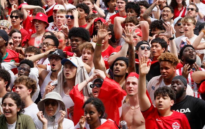 July 4, 2026, Ottawa, On, CANADA: Canadian soccer fans react as team Canada takes on Morocco in a FIFA World Cup, WM, Weltmeisterschaft, Fussball round of 16 match during a free outdoor watch party at LeBreton Flats Park in Ottawa on Saturday, July 4, 2026. Canada V. Morocco R16  - ZUMAc35_ 20260704_zaf_c35_033 Copyright: xPatrickxDoylex