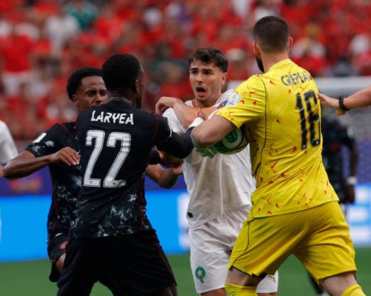 July 4, 2026, Houston, Texas, USA: A disagreement between Canada defender RICHIE LARYEA (22) and Morocco midfielder BRAHIM DIAZ (10) during the 2026 FIFA World Cup, WM, Weltmeisterschaft, Fussball Round of 16 match between Canada and Morocco at Houston Stadium on July 4, 2026. David Ballering II ADM Newswire ZUMA Press Wire FIFA World Cup 2026 - Canada:Morocco  - ZUMAa325 20260704_zsa_a325_011 Copyright: xDavidxBalleringxIix