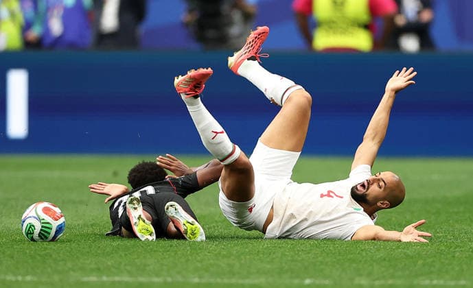 (260705) -- HOUSTON, July 5, 2026 -- Sofyan Amrabat (R) of Morocco competes during the round of 16 match between Canada and Morocco at the 2026 FIFA World Cup, WM, Weltmeisterschaft, Fussball at Houston Stadium in Houston, the United States, July 4, 2026. ) (SP)U.S.-HOUSTON-FOOTBALL-FIFA WORLD CUP-ROUND OF 16-CAN VS MAR LixMing 