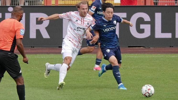 Fußball Testspiel Begegnung RW Oberhausen gegen VfL Bochum ** NUR FÜR REDAKTIONELLE ZWECKE ** EDITORIAL USE ONLY **<p>Impression vom Testspiel am Samstag, 04.07.2026 zwischen RW Oberhausen (weiß) gegen VfL Bochum im Niederrheinstadion in Oberhausen. Deutschland NRW Oberhausen Copyright: MichaelxKorte *** Soccer Friendly Match: RW Oberhausen vs. VfL Bochum ** FOR EDITORIAL USE ONLY ** EDITORIAL USE ONLY ** p Impression from the friendly match on Saturday, July 4, 2026, between RW Oberhausen (white) and VfL Bochum at the Niederrheinstadion in Oberhausen, Germany (North Rhine-Westphalia), Oberhausen. Copyright MichaelxKorte Copyright: MichaelxKorte doc86komtsoeb9111nbqoie ,EDITORIAL USE ONLY