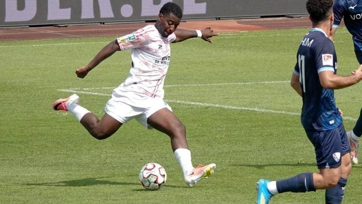 Fußball Testspiel Begegnung RW Oberhausen gegen VfL Bochum ** NUR FÜR REDAKTIONELLE ZWECKE ** EDITORIAL USE ONLY **<p>Impression vom Testspiel am Samstag, 04.07.2026 zwischen RW Oberhausen (weiß) gegen VfL Bochum im Niederrheinstadion in Oberhausen. Deutschland NRW Oberhausen Copyright: MichaelxKorte *** Soccer Friendly Match: RW Oberhausen vs. VfL Bochum ** FOR EDITORIAL USE ONLY ** EDITORIAL USE ONLY ** p Impression from the friendly match on Saturday, July 4, 2026, between RW Oberhausen (white) and VfL Bochum at the Niederrheinstadion in Oberhausen, Germany (North Rhine-Westphalia), Oberhausen. Copyright MichaelxKorte Copyright: MichaelxKorte doc86komwgrp0z1cxxtn1v27 ,EDITORIAL USE ONLY