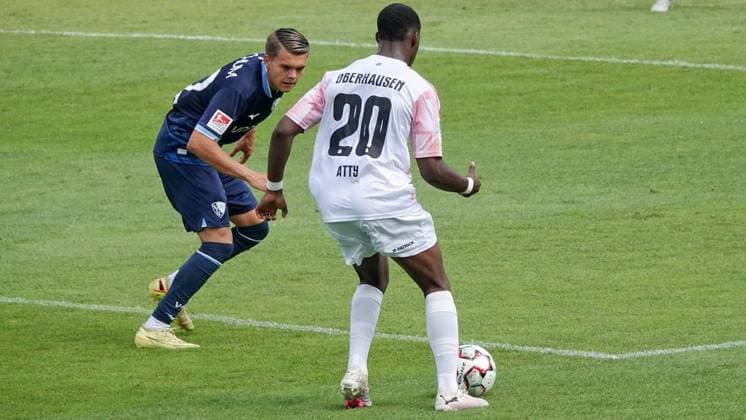 Fußball Testspiel Begegnung RW Oberhausen gegen VfL Bochum ** NUR FÜR REDAKTIONELLE ZWECKE ** EDITORIAL USE ONLY **<p>Impression vom Testspiel am Samstag, 04.07.2026 zwischen RW Oberhausen (weiß) gegen VfL Bochum im Niederrheinstadion in Oberhausen. Deutschland NRW Oberhausen Copyright: MichaelxKorte *** Soccer Friendly Match: RW Oberhausen vs. VfL Bochum ** FOR EDITORIAL USE ONLY ** EDITORIAL USE ONLY ** p Impression from the friendly match on Saturday, July 4, 2026, between RW Oberhausen (in white) and VfL Bochum at the Niederrheinstadion in Oberhausen, Germany (North Rhine-Westphalia), Oberhausen. Copyright MichaelxKorte Copyright: MichaelxKorte doc86konuxdu0jc44s81v27 ,EDITORIAL USE ONLY