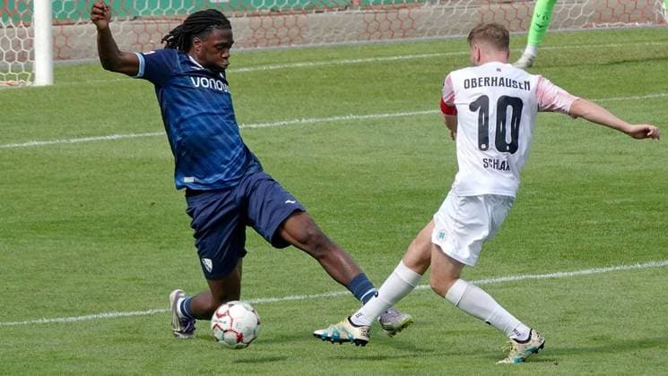 Fußball Testspiel Begegnung RW Oberhausen gegen VfL Bochum ** NUR FÜR REDAKTIONELLE ZWECKE ** EDITORIAL USE ONLY **<p>Impression vom Testspiel am Samstag, 04.07.2026 zwischen RW Oberhausen (weiß) gegen VfL Bochum im Niederrheinstadion in Oberhausen. Deutschland NRW Oberhausen Copyright: MichaelxKorte *** Soccer Friendly Match: RW Oberhausen vs. VfL Bochum ** FOR EDITORIAL USE ONLY ** EDITORIAL USE ONLY ** p Impression from the friendly match on Saturday, July 4, 2026, between RW Oberhausen (in white) and VfL Bochum at the Niederrheinstadion in Oberhausen, Germany (North Rhine-Westphalia), Oberhausen. Copyright MichaelxKorte Copyright: MichaelxKorte doc86konv3npg5acd49o7p ,EDITORIAL USE ONLY