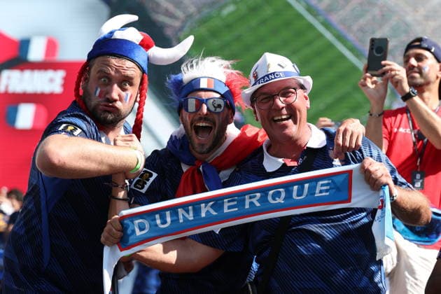 FIFA World Cup, WM, Weltmeisterschaft, Fussball 2026 - Round of 16 - Paraguay vs France Supporters of France cheer ahead of the FIFA World Cup 2026 Round of 16 match Paraguay against France, in Philadelphia, Pennsylvania, USA, 04 July 2026. PHILADELPHIA United States  Copyright: xSARAHxYENESELx