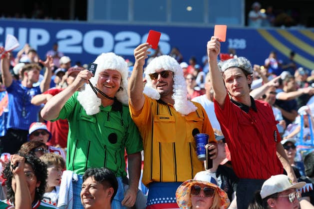 Paraguay v France: Round of 16 - FIFA World Cup, WM, Weltmeisterschaft, Fussball 2026 Fans wearing wigs and showing Red cards in the stand before the FIFA World Cup 2026 Round Of 16 match between Paraguay and France at Philadelphia Stadium on July 4, 2026 in Philadelphia, Pennsylvania. Philadelphia Philadelphia Stadium PA United States Copyright: xAllstarxPicturexLibraryxLtdx