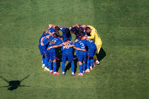 FIFA Fussball Weltmeisterschaft 2026, Achtelfinale, Paraguay vs. Frankreich, 04.07.2026, Philadelphia Stadium Kylian Mbappe William Saliba Lucas Digne Aurelien Tchouameni Jules Kounde Bradley Barcola Ousmane Dembele Michael Olise Teamkreis Gruppenkreis vor Anpfiff *** 2026 FIFA World Cup, Round of 16, Paraguay vs. France, July 4, 2026, Philadelphia Stadium Kylian Mbappé, William Saliba, Lucas Digne, Aurélien Tchouameni, Jules Koundé, Bradley Barcola, Ousmane Dembélé, Michael Olise, team circle, group circle before kickoff Copyright: xBahhoxKarax