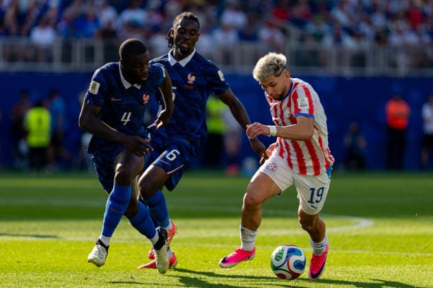 Julio Enciso seen during FIFA World Cup, WM, Weltmeisterschaft, Fussball WM, Weltmeisterschaft, Fussball 2026 Round of 16 game between national teams of Paraguay and France (Edmund Wong Ball Raw Images) Philadelphia Philadelphia Stadium USA Copyright: xEdmundxWongx EW_FRAvPAR-25