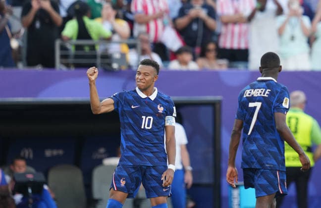 Kylian Mbappe (France) scores and celebrates his teams first goal during Paraguay and France, Round of 16 FIFA World Cup, WM, Weltmeisterschaft, Fussball 2026, Philadelphia Stadium, Philadelphia, United States on July 4, 2026. Thor Wegner DeFodi Images. (Photo by DeFodi Images) - *** Kylian Mbappé of France scores and celebrates his team s first goal during the Round of 16 match between Paraguay and France at the 2026 FIFA World Cup at Philadelphia Stadium in Philadelphia, United States, on July 4, 2026. Photo by DeFodi Images (Thor Wegner)