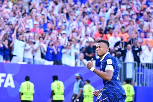 Paraguay v France - FIFA World Cup, WM, Weltmeisterschaft, Fussball 2026 - Round of 16 PHILADELPHIA, UNITED STATES - JULY 04: Kylian Mbappe (10) of France celebrates after scoring a goal during the 2026 FIFA World Cup Round of 16 match between Paraguay and France at Lincoln Financial Field (Philadelphia Stadium) in Philadelphia, Pennsylvania, United States on July 04, 2026. Abdulhamid Hosbas Anadolu Pennsylvania United States. Editorial use only. Please get in touch for any other usage.  Copyright: x2026xAnadoluxAbdulhamidxHosbasx