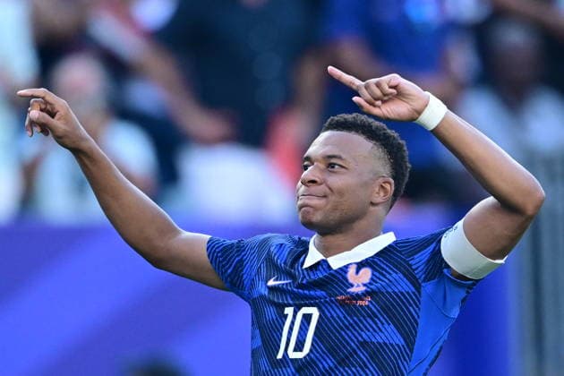 Paraguay v France - FIFA World Cup, WM, Weltmeisterschaft, Fussball 2026 - Round of 16 PHILADELPHIA, UNITED STATES - JULY 04: Kylian Mbappe (10) of France celebrates after scoring a goal during the 2026 FIFA World Cup Round of 16 match between Paraguay and France at Lincoln Financial Field (Philadelphia Stadium) in Philadelphia, Pennsylvania, United States on July 04, 2026. Abdulhamid Hosbas Anadolu Pennsylvania United States. Editorial use only. Please get in touch for any other usage.  Copyright: x2026xAnadoluxAbdulhamidxHosbasx