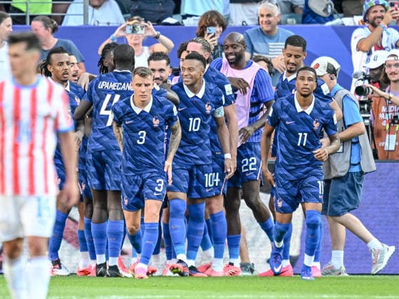 Kylian Mbappe (France) celebrates after scoring his team s first goal with teammates during the FIFA World Cup, WM, Weltmeisterschaft, Fussball 2026 Round Of 16 match between Paraguay and France at Philadelphia Stadium on July 4, 2026 in Philadelphia, United States. (Photo by Harry Langer DeFodi Images) - *** Kylian Mbappé of France celebrates after scoring his team s first goal with his teammates during the 2026 FIFA World Cup Round of 16 match between Paraguay and France at Philadelphia Stadium on July 4, 2026, in Philadelphia, United States. Photo by Harry Langer, DeFodi Images