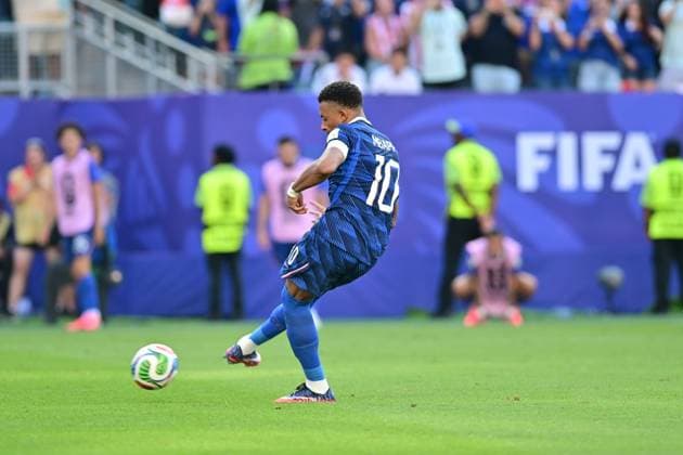 Lincoln Financial Field, Philadelphia (PA), July 4, 2026 - SPORTS WORLD CUP: PARAGUAY X FRANCE - Kylian Mbappe - Match between PARAGUAY X FRANCE valid for the round of 16 of the 2026 FIFA World Cup, WM, Weltmeisterschaft, Fussball held at Lincoln Financial Field in Philadelphia, on the afternoon of Saturday, July 4 (Photo: Eduardo Carmim Photo Premium SPP) 30930 (Eduardo Carmim SPP)  Copyright: xEduardoxCarmimx xSPPx spp-en-EdCa-eduardo_carmim_photo_premium_493048