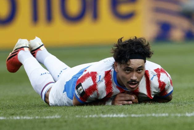 FIFA World Cup, WM, Weltmeisterschaft, Fussball 2026 - Round of 16 - Paraguay vs France Mauricio of Paraguay falls on the ground during the FIFA World Cup 2026 Round of 16 match Paraguay against France, in Philadelphia, Pennsylvania, USA, 04 July 2026. PHILADELPHIA United States  Copyright: xWILLxOLIVERx