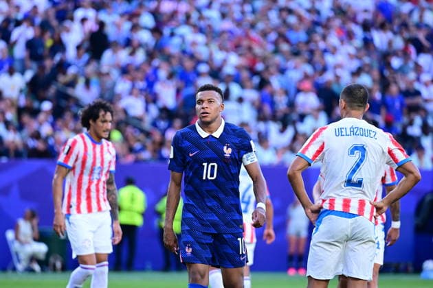Paraguay v France - FIFA World Cup, WM, Weltmeisterschaft, Fussball 2026 - Round of 16 PHILADELPHIA, UNITED STATES - JULY 04: Kylian Mbappe (10) of France reacts during the 2026 FIFA World Cup Round of 16 match between Paraguay and France at Lincoln Financial Field (Philadelphia Stadium) in Philadelphia, Pennsylvania, United States on July 04, 2026. Abdulhamid Hosbas Anadolu Pennsylvania United States. Editorial use only. Please get in touch for any other usage.  Copyright: x2026xAnadoluxAbdulhamidxHosbasx