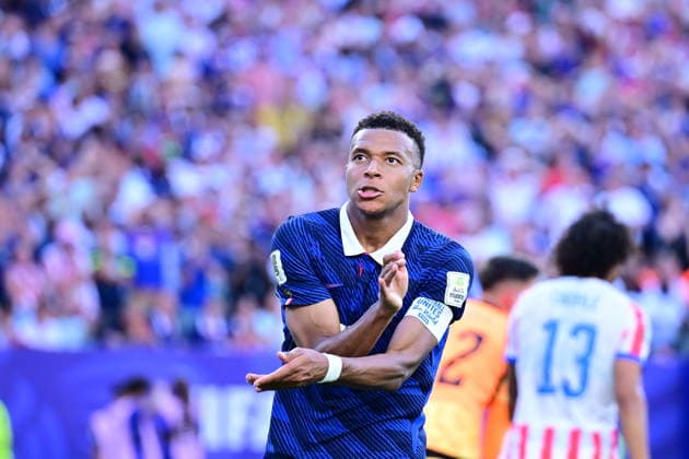 Paraguay v France - FIFA World Cup, WM, Weltmeisterschaft, Fussball 2026 - Round of 16 PHILADELPHIA, UNITED STATES - JULY 04: Kylian Mbappe (10) of France reacts during the 2026 FIFA World Cup Round of 16 match between Paraguay and France at Lincoln Financial Field (Philadelphia Stadium) in Philadelphia, Pennsylvania, United States on July 04, 2026. Abdulhamid Hosbas Anadolu Pennsylvania United States. Editorial use only. Please get in touch for any other usage.  Copyright: x2026xAnadoluxAbdulhamidxHosbasx