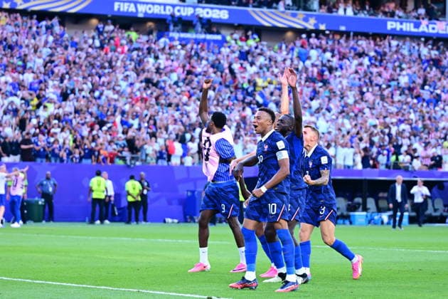 Paraguay v France - FIFA World Cup, WM, Weltmeisterschaft, Fussball 2026 - Round of 16 PHILADELPHIA, UNITED STATES - JULY 04: Players of France celebrate after the 2026 FIFA World Cup Round of 16 match between Paraguay and France at Lincoln Financial Field (Philadelphia Stadium) in Philadelphia, Pennsylvania, United States on July 04, 2026. Abdulhamid Hosbas Anadolu Pennsylvania United States. Editorial use only. Please get in touch for any other usage.  Copyright: x2026xAnadoluxAbdulhamidxHosbasx