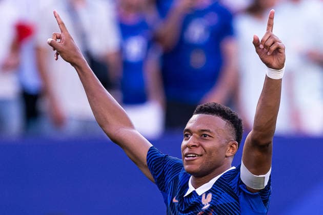 260704 Kylian Mbappe of France celebrates after scoring the 0-1 goal during the FIFA World Cup, WM, Weltmeisterschaft, Fussball 2026 round of 16 football match between Paraguay and France on July 4, 2026 in Philadelphia. Photo: Jon Olav Nesvold BILDBYRAN COP 217 JE0140 fotboll football soccer fotball vm fotbolls-vm fotball-vm fotbolls-vm 2026 fifa world cup 2026 attondelsfinal round of 16 bbeng jubel *** July 4, 2026: Kylian Mbappé of France celebrates after scoring the 0–1 goal during the FIFA World Cup 2026 Round of 16 soccer match between Paraguay and France on July 4, 2026 in Philadelphia. Photo by Jon Olav Nesvold. BILDBYRAN COP 217 JE0140 soccer football fotball World Cup soccer World Cup 2026 FIFA World Cup 2026 round of 16 bBeng celebration  Copyright: JONxOLAVxNESVOLD BB260704JE239