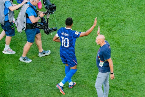 FIFA Fussball Weltmeisterschaft 2026, Achtelfinale, Paraguay vs. Frankreich, 04.07.2026, Philadelphia Stadium Jubel nach Abpfiff Kylian Mbappe Adrien Rabiot *** 2026 FIFA World Cup, Round of 16, Paraguay vs. France, July 4, 2026, Philadelphia Stadium; Celebrations after the final whistle: Kylian Mbappé, Adrien Rabiot Copyright: xBahhoxKarax