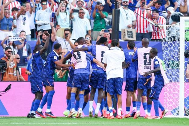RECORD DATE NOT STATED FIFA World Cup, WM, Weltmeisterschaft, Fussball 2026 - Round of 16 - Paraguay v France France players celebrate their 1 0 victory over Paraguay after the Round of 16 match between Paraguay and France at the FIFA World Cup, at Philadelphia Stadium, in Philadelphia, United States, on Saturday, July 04, 2026.(Foto: William Volcov Brazil Photo Press IMAGO) Sports Philadelphia PA United States Copyright: xWILLIAMxVOLCOVx