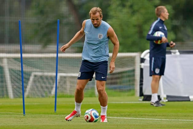 July 4, 2026, Mexico City, Mexico: Harry Kane of the England controls the ball during the training session one day ahead of the FIFA World Cup, WM, Weltmeisterschaft, Fussball 2026 round of 16 match between Mexico and England at Pumas La Cantera training center on July 04, 2026 in Mexico City, Mexico. Photo: DiaEsportivo Mexico City Mexico - ZUMAh208 20260704_zsp_h208_020 Copyright: xHeulerxAndreyx