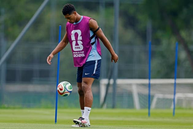 July 4, 2026, Mexico City, Mexico: Jude Bellingham of the England controls the ball during the training session one day ahead of the FIFA World Cup, WM, Weltmeisterschaft, Fussball 2026 round of 16 match between Mexico and England at Pumas La Cantera training center on July 04, 2026 in Mexico City, Mexico. Photo: DiaEsportivo Mexico City Mexico - ZUMAh208 20260704_zsp_h208_021 Copyright: xHeulerxAndreyx