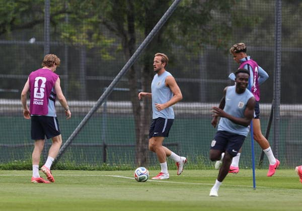 FIFA World Cup, WM, Weltmeisterschaft, Fussball 2026 - England trainign session Anthony Gordon (L) and Harry Kane (C) of England takes part in a training session in Mexico City, Mexico, 04 July 2026. MEXICO CITY Mexico  Copyright: xALEXxCRUZx