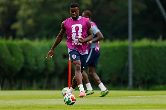 July 4, 2026, Mexico City, Mexico: Marc Guehi of the England passes the ball during the training session one day ahead of the FIFA World Cup, WM, Weltmeisterschaft, Fussball 2026 round of 16 match between Mexico and England at Pumas La Cantera training center on July 04, 2026 in Mexico City, Mexico. Photo: DiaEsportivo Mexico City Mexico - ZUMAh208 20260704_zsp_h208_069 Copyright: xHeulerxAndreyx