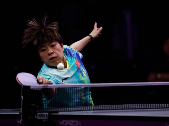 (260705) -- ONTARIO, July 5, 2026 -- Wang Yidi of China hits a return during the women s singles quarterfinal match against Joo Cheonhui of South Korea at the WTT United States Smash 2026 in Ontario, California, the United States, July 4, 2026. (Photo by Xinhua) (SP)U.S.-ONTARIO Table tennis, Tischtennis WTT SMASH 2026-WOMEN S SINGLES QiuxChen 