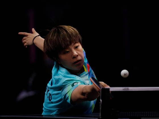 (260705) -- ONTARIO, July 5, 2026 -- Wang Yidi of China hits a return during the women s singles quarterfinal match against Joo Cheonhui of South Korea at the WTT United States Smash 2026 in Ontario, California, the United States, July 4, 2026. (Photo by Xinhua) (SP)U.S.-ONTARIO Table tennis, Tischtennis WTT SMASH 2026-WOMEN S SINGLES QiuxChen 