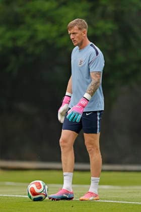 RECORD DATE NOT STATED 4th July 2026; Pumas La Cantera training center, Mexico City, Mexico; FIFA World Cup, WM, Weltmeisterschaft, Fussball Football, England Training Session; Goalkeeper, Jordan Pickford of the England controls the ball HeulerxAndrey DiaEsportivo