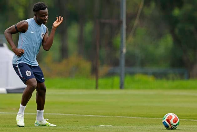 RECORD DATE NOT STATED 4th July 2026; Pumas La Cantera training center, Mexico City, Mexico; FIFA World Cup, WM, Weltmeisterschaft, Fussball Football, England Training Session; Bukayo Saka of the England passes the ball HeulerxAndrey DiaEsportivo