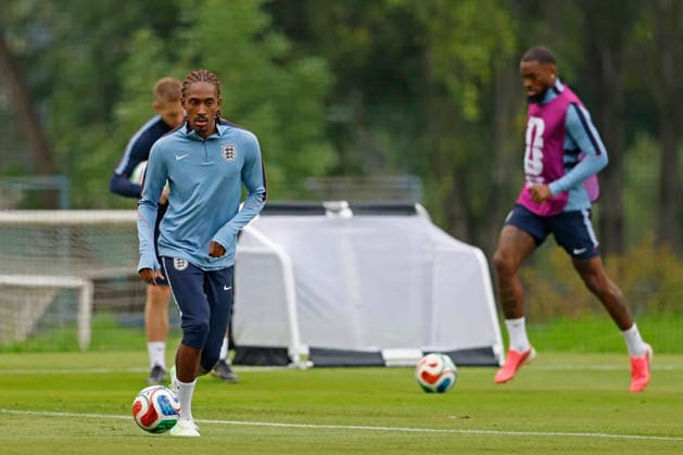 RECORD DATE NOT STATED 4th July 2026; Pumas La Cantera training center, Mexico City, Mexico; FIFA World Cup, WM, Weltmeisterschaft, Fussball Football, England Training Session; Djed Spence of the England controls the ball HeulerxAndrey DiaEsportivo