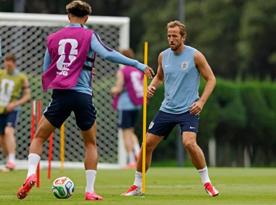 RECORD DATE NOT STATED 4th July 2026; Pumas La Cantera training center, Mexico City, Mexico; FIFA World Cup, WM, Weltmeisterschaft, Fussball Football, England Training Session; Harry Kane of the England looks the ball HeulerxAndrey DiaEsportivo