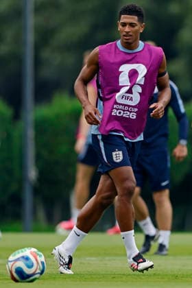RECORD DATE NOT STATED 4th July 2026; Pumas La Cantera training center, Mexico City, Mexico; FIFA World Cup, WM, Weltmeisterschaft, Fussball Football, England Training Session; Jude Bellingham of the England looks the ball HeulerxAndrey DiaEsportivo