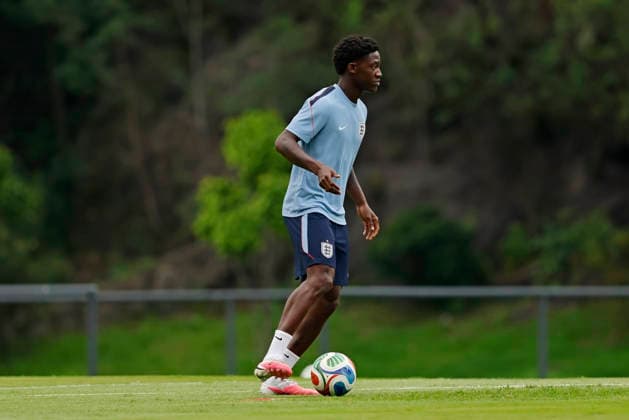 RECORD DATE NOT STATED 4th July 2026; Pumas La Cantera training center, Mexico City, Mexico; FIFA World Cup, WM, Weltmeisterschaft, Fussball Football, England Training Session; Kobbie Mainoo of the England controls the ball HeulerxAndrey DiaEsportivo