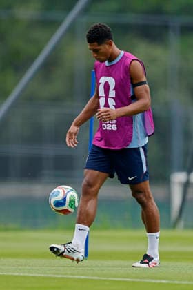 RECORD DATE NOT STATED 4th July 2026; Pumas La Cantera training center, Mexico City, Mexico; FIFA World Cup, WM, Weltmeisterschaft, Fussball Football, England Training Session; Jude Bellingham of the England controls the ball HeulerxAndrey DiaEsportivo