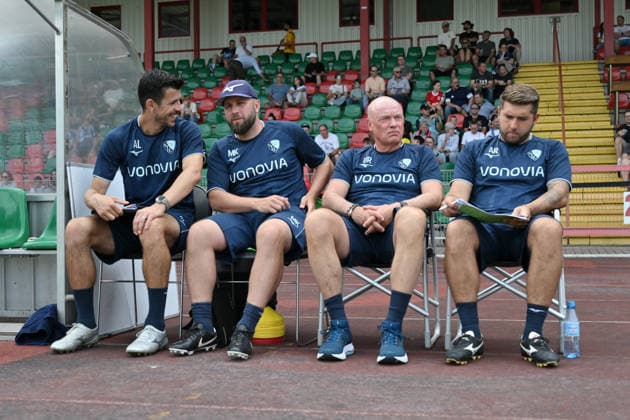 Bochumer Trainerbank, v.re., Co Trainer Alessandro Riedle (VfL Bochum), Trainer Uwe Rösler (VfL Bochum), Co Trainer Marc-Andre Kruska (VfL Bochum), Co Trainer Anthony Losilla (VfL Bochum) 04.07.2026, Fussball 2. Bundesliga, Saison 2026 2027, Testspiel, Rot-Weiß Oberhausen - VfL Bochum 2:3 Oberhausen Niederrheinstadion Nordrhein Westfalen Deutschland *** Bochum coaching staff, from left: Assistant Coach Alessandro Riedle (VfL Bochum), Head Coach Uwe Rösler (VfL Bochum), Assistant Coach Marc Andre Kruska (VfL Bochum), Assistant Coach Anthony Losilla (VfL Bochum), July 4, 2026, Soccer, 2. Bundesliga, 2026–2027 season, friendly match, Rot-Weiß Oberhausen vs. VfL Bochum, 2–3, Oberhausen, Niederrheinstadion, North Rhine-Westphalia, Germany Team2