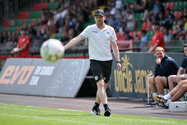 Trainer Sebastian Gunkel (Rot Weiss Oberhausen) 04.07.2026, Fussball 2. Bundesliga, Saison 2026 2027, Testspiel, Rot-Weiß Oberhausen - VfL Bochum 2:3 Oberhausen Niederrheinstadion Nordrhein Westfalen Deutschland *** Coach Sebastian Gunkel, Rot-Weiss Oberhausen, July 4, 2026; Soccer, 2. Bundesliga, 2026–2027 season; Friendly Match: Rot-Weiss Oberhausen vs. VfL Bochum 2, 3–0; Oberhausen, Niederrheinstadion, North Rhine-Westphalia, Germany Team2