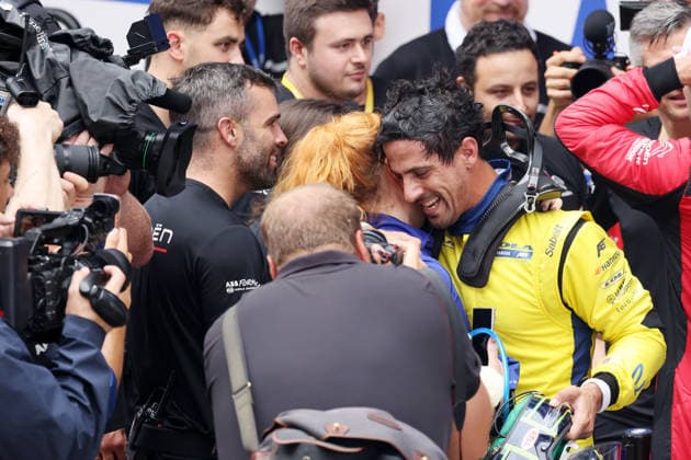 Sieger Lucas di Grassi (BRA) Lola- Yamaha im Parc ferme, Rennen 2, FIA Formel E Weltmeisterschaft Saison 12, Shanghai E- Prix, China, 05.07.2026, Shanghai International Circuit, *** Winner Lucas di Grassi (BRA) in his Lola Yamaha in the parc fermé, Race 2, FIA Formula E World Championship Season 12, Shanghai E-Prix, China, July 5, 2026, Shanghai International Circuit,