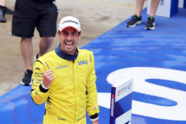 Sieger Lucas di Grassi (BRA) Lola- Yamaha im Parc ferme, Rennen 2, FIA Formel E Weltmeisterschaft Saison 12, Shanghai E- Prix, China, 05.07.2026, Shanghai International Circuit, *** Winner Lucas di Grassi (BRA) in his Lola Yamaha in the parc fermé, Race 2, FIA Formula E World Championship Season 12, Shanghai E-Prix, China, July 5, 2026, Shanghai International Circuit,