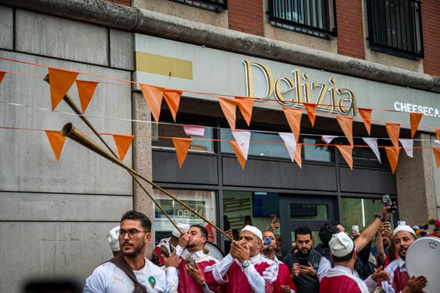 July 4, 2026, Den Haag, South Holland, Netherlands: 4 July 2026, The Hague, the Netherlands. Morocco fans celebrate in the Schilderswijk neighbourhood of The Hague, after Morocco defeated Canada 3-0 in the FIFA World Cup, WM, Weltmeisterschaft, Fussball 2026 Round of 16 to advance to the quarter-finals. Fans Celebrate Morocco Win At The World Cup.  - ZUMAp202 0860756462st Copyright: xJamesxPetermeierx