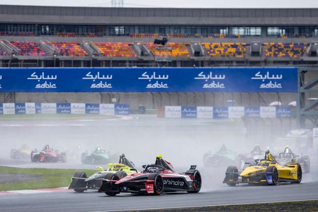 2026 FORMULA E SHANGHAI ePRIX 21 DE VRIES Nyck (nld), Mahindra Racing, Mahindra M12Electro, action during the Shanghai ePrix, 12th and 13th round of the 2025-26 ABB FIA Formula E World Championship, WM, Weltmeisterschaft on the Shanghai International Circuit from July 3 to 5, 2026 in Shanghai, China - ShanghaiChina  Copyright: xJULIENxDELFOSSEx