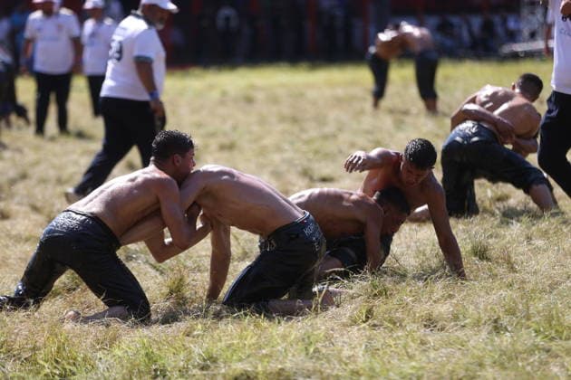 665th Historic Kirkpinar Oil Wrestling Festival in Turkiye s Edirne EDIRNE, TURKIYE - JULY 5: Wrestlers compete in various categories during the 665th Historic Kirkpinar Oil Wrestling Festival at the Sarayici Er Meydani wrestling grounds in Edirne, Turkiye, on July 5, 2026. Özgün Tiran Anadolu Edirne Turkey. Editorial use only. Please get in touch for any other usage.  Copyright: x2026xAnadoluxÖzgünxTiranx