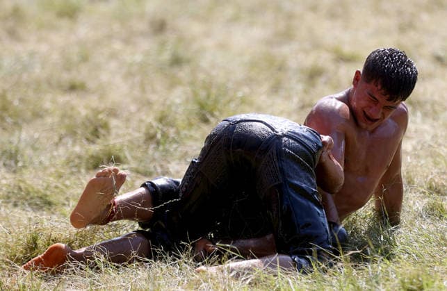 665th Historic Kirkpinar Oil Wrestling Festival in Turkiye s Edirne EDIRNE, TURKIYE - JULY 5: Wrestlers compete in various categories during the 665th Historic Kirkpinar Oil Wrestling Festival at the Sarayici Er Meydani wrestling grounds in Edirne, Turkiye, on July 5, 2026. Özgün Tiran Anadolu Edirne Turkey. Editorial use only. Please get in touch for any other usage.  Copyright: x2026xAnadoluxÖzgünxTiranx
