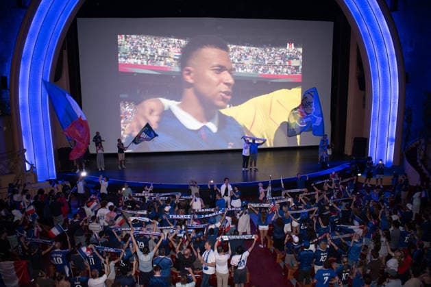 FIFA World Cup, WM, Weltmeisterschaft, Fussball 2026 - France v Paraguay - Fans At The Grand Rex The Grand Rex projection of the France-Paraguay match during the Football World Cup 2026 in Paris, France on July 4, 2026. Photo by Leo Malon ABACAPRESS.COM Paris France  Copyright: xLeoxMalon ABACAx