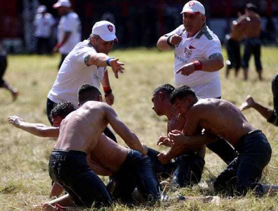 665th Historic Kirkpinar Oil Wrestling Festival in Turkiye s Edirne EDIRNE, TURKIYE - JULY 5: Wrestlers compete in various categories during the 665th Historic Kirkpinar Oil Wrestling Festival at the Sarayici Er Meydani wrestling grounds in Edirne, Turkiye, on July 5, 2026. Özgün Tiran Anadolu Edirne Turkey. Editorial use only. Please get in touch for any other usage.  Copyright: x2026xAnadoluxÖzgünxTiranx